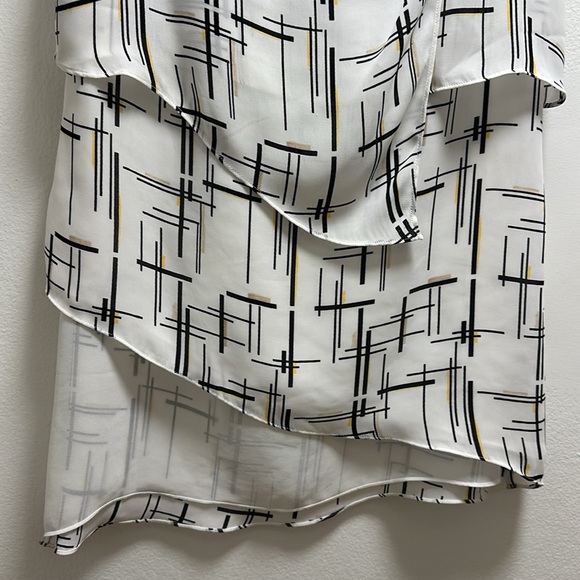 White House Black Market Assymetric Layered Shell, Size Small - Picture 4 of 6